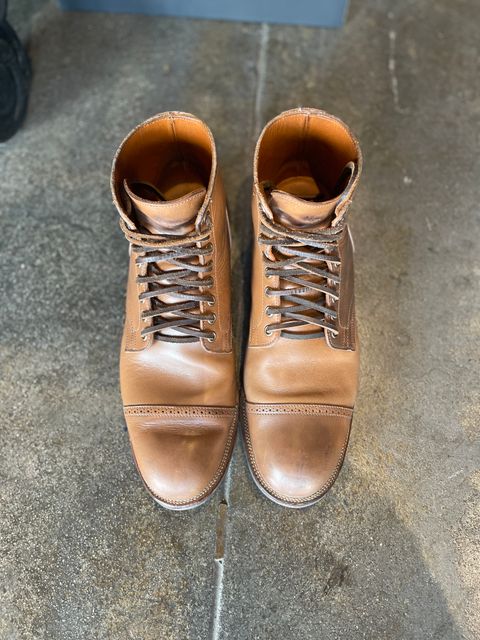 Photo by inthosejawnz on November 4, 2022 of the Viberg Service Boot BCT in Horween Bourbon Horsebutt.