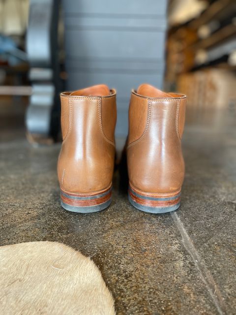 Photo by inthosejawnz on November 4, 2022 of the Viberg Service Boot BCT in Horween Bourbon Horsebutt.