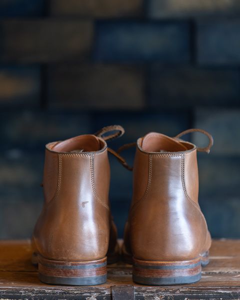 Photo by inthosejawnz on December 5, 2022 of the Viberg Service Boot BCT in Horween Bourbon Horsebutt.