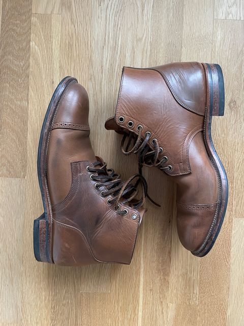 Photo by inthosejawnz on January 5, 2023 of the Viberg Service Boot BCT in Horween Bourbon Horsebutt.