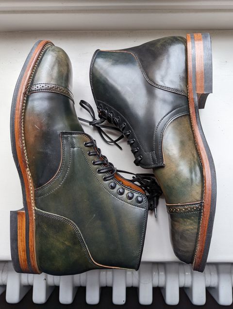 Photo by jugulle on October 5, 2022 of the Viberg Service Boot BCT in Horween Black Scuffed Shell Cordovan.