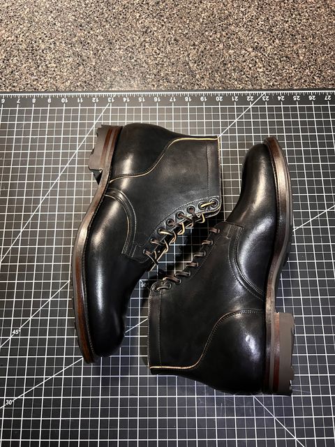 Photo by TheHobbyCobbler on November 1, 2024 of the Viberg Service Boot in Maryam Black Horsebutt.