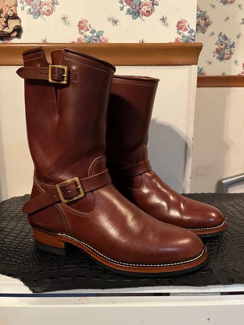 Photo by YourBrother on November 5, 2023 of the Attractions BILTBUCK Engineer Boots in Crust Horsebutt.
