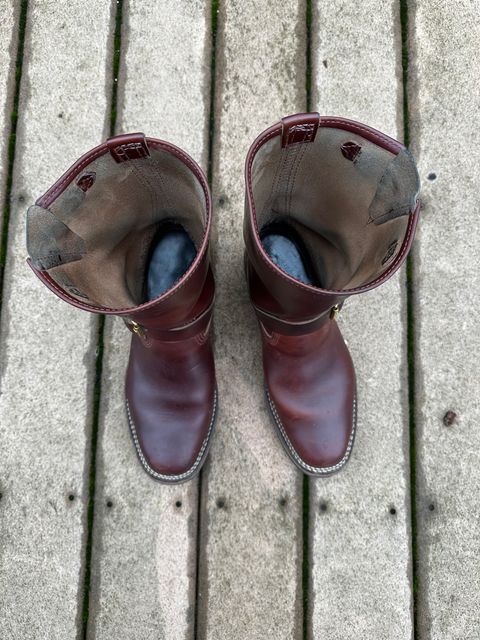 Photo by twg7 on February 1, 2023 of the Wesco Mister Lou in Horween Umber Chromexcel.