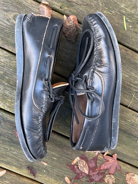 Photo by Snowcrashdenim on January 1, 2023 of the Yuketen Canoe Moc in Horween Black Chromexcel.