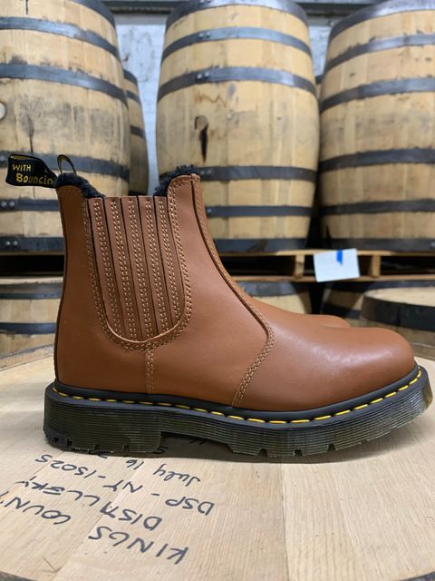 Photo by graceayano on October 3, 2022 of the Dr. Martens 2976 DM's Wintergrip Chelsea Boots in Tan Blizzard WP.