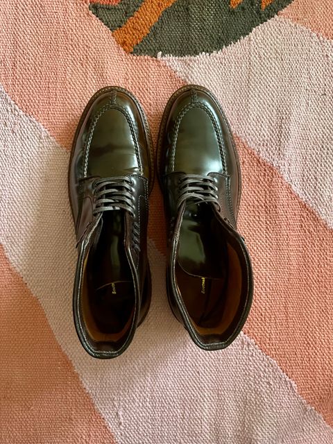 Photo by yallgotbibergs on October 2, 2022 of the Alden Tanker Boot in Horween Cigar Shell Cordovan.
