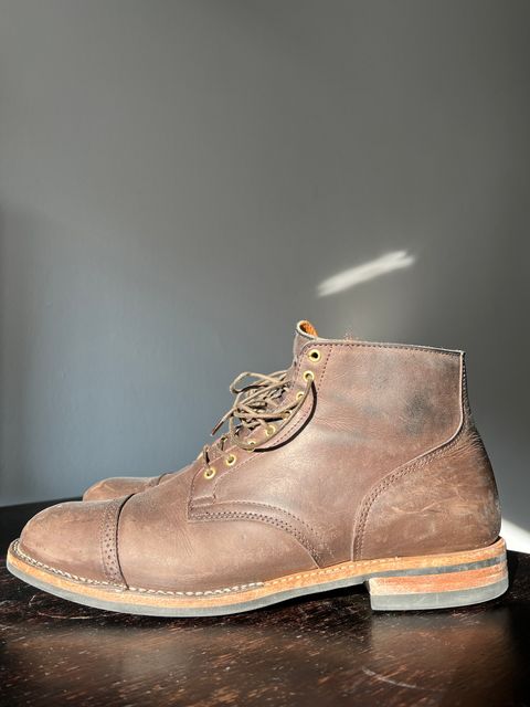 Photo by Marcel_K on March 4, 2023 of the Viberg Service Boot BCT in Maryam 1071 Port Vitello Calf Nubuck.