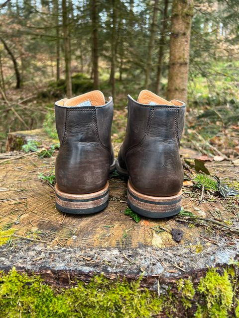 Photo by Marcel_K on April 2, 2023 of the Viberg Service Boot BCT in Maryam 1071 Port Vitello Calf Nubuck.