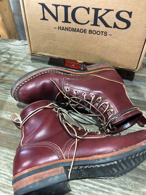 Photo by dj1989 on January 5, 2024 of the Nicks x Parkhurst V1 in Wickett & Craig Burgundy English Bridle.