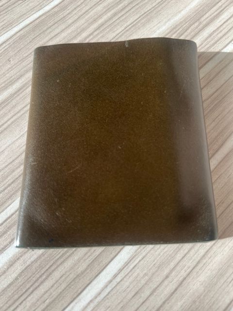 Photo by elmer.richard on December 5, 2025 of the Sentillanosa Minimalist Trifold Wallet in Shinki Olive Shell Cordovan.