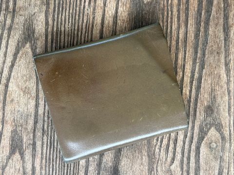 Photo by elmer.richard on January 5, 2026 of the Sentillanosa Minimalist Trifold Wallet in Shinki Olive Shell Cordovan.