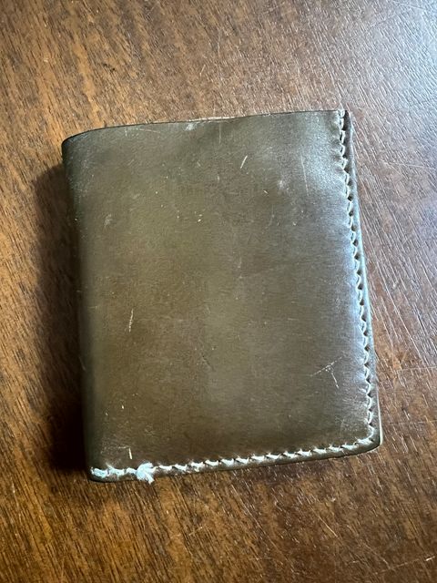 Photo by elmer.richard on April 6, 2026 of the Sentillanosa Minimalist Trifold Wallet in Shinki Olive Shell Cordovan.