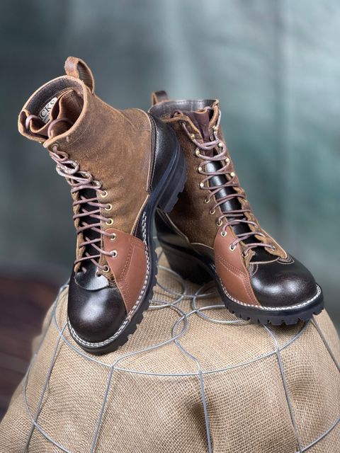 Photo by DocLineman on March 18, 2025 of the Nicks x Rose Anvil ND3 in Horween Brown Waxed Flesh & Seidel 1964 Brown.