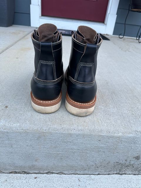 Photo by DexterityDev on December 3, 2023 of the White's 350 Cruiser in Horween Black Chromexcel.