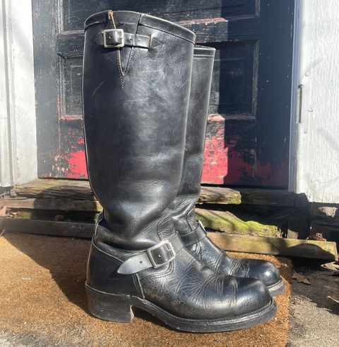 Photo by LMullinsLeather on February 20, 2024 of the Chippewa 17" Engineer Boot in Unknown Material.