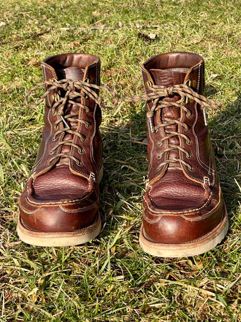 Photo by bootsandblocks on March 1, 2023 of the Grant Stone Field Boot in Seidel Walnut Bison.