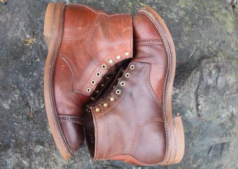 Photo by patinalfather on March 5, 2023 of the John Lofgren Combat Boots in Shinki Wabi-Sabi Horsebutt.