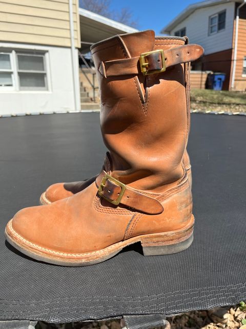 Photo by MrSaver on April 3, 2023 of the Wesco Mister Lou in Maryam Natural Horsebutt.