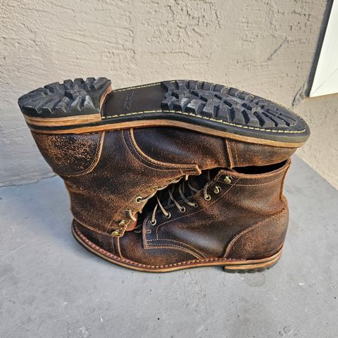 Photo by fozzie_the_bear on July 24, 2025 of the Truman Cap Toe Boot in Horween Java Waxed Flesh.