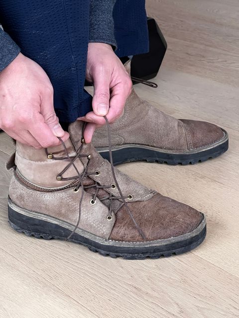 Photo by henrysun on January 5, 2023 of the Paris Sun Unlisted Model in C.F. Stead Autumn Spice Waxed Kudu.