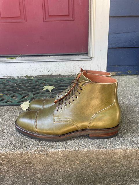 Photo by rrubes16 on October 3, 2022 of the Viberg Service Boot PCT in Shinki Olive Latigo Horsehide.