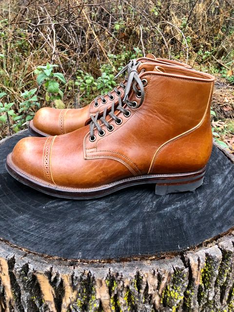 Photo by HonestHunter on November 6, 2024 of the Viberg Service Boot BCT in Shinki Cognac Teacore Horsebutt.