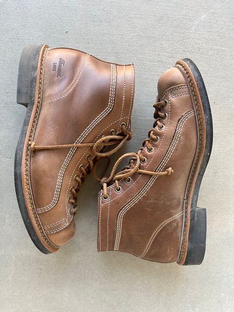 Photo by udi on December 4, 2024 of the Thorogood 1892 Portage in Horween Natural Chromexcel.