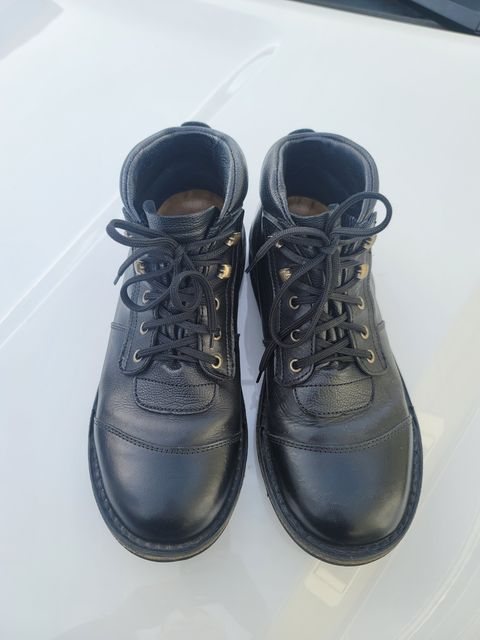 Photo by phsanford on January 4, 2023 of the Jim Green African Ranger in Black Full Grain.