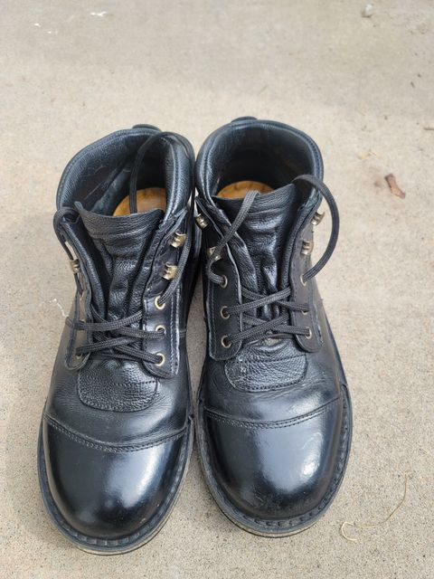 Photo by phsanford on March 4, 2023 of the Jim Green African Ranger in Black Full Grain.