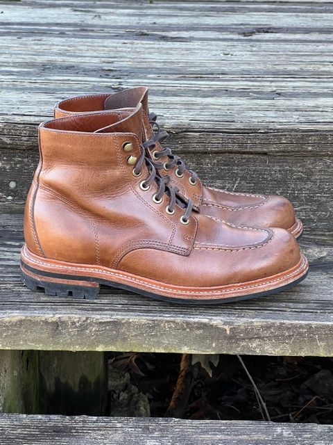 Photo by thepugilist on January 4, 2023 of the Grant Stone Brass Boot in Horween Dune Chromexcel.