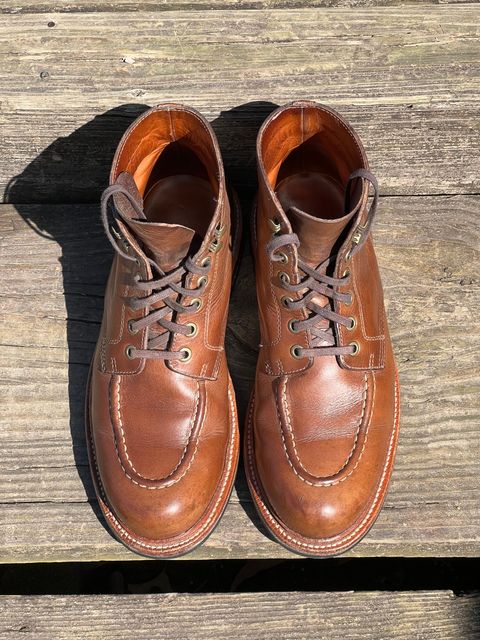 Photo by thepugilist on April 2, 2023 of the Grant Stone Brass Boot in Horween Dune Chromexcel.
