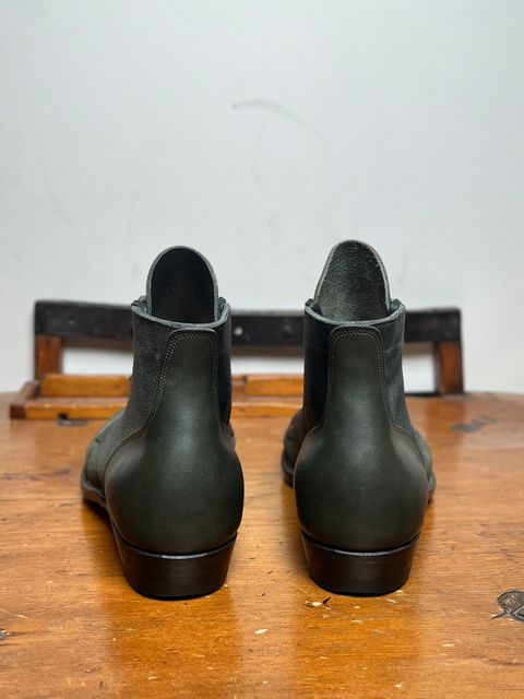Photo by DesperadoUnderTheEaves on October 3, 2025 of the NF Bootmaker Belmont Boot in Horween Ink Essex & Horween Tumbled Black Latigo.