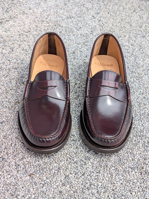 Photo by Rieslingspaschteit on May 31, 2026 of the Velasca Filòm in Burgundy Brown, Smooth Abraded Bull Leather.