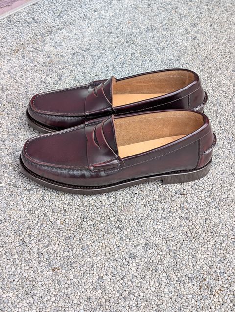 Photo by Rieslingspaschteit on May 31, 2026 of the Velasca Filòm in Burgundy Brown, Smooth Abraded Bull Leather.
