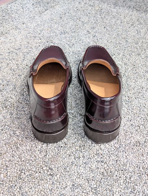 Photo by Rieslingspaschteit on May 31, 2026 of the Velasca Filòm in Burgundy Brown, Smooth Abraded Bull Leather.
