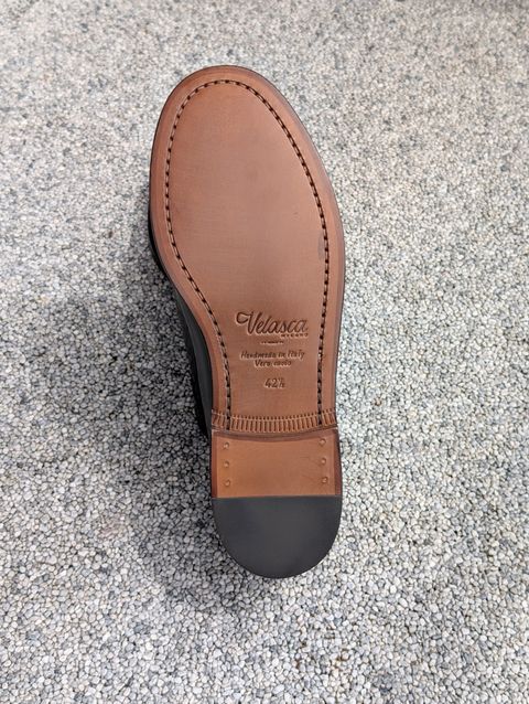 Photo by Rieslingspaschteit on May 31, 2026 of the Velasca Filòm in Burgundy Brown, Smooth Abraded Bull Leather.