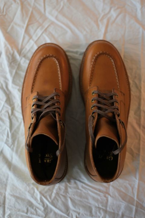 Photo by SKopp on October 2, 2023 of the Grant Stone Brass Boot in Badalassi Carlo Saddle Tan Minerva.