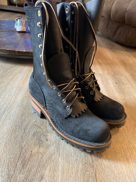 Photo by willschmidt on September 11, 2024 of the Frank's Boots Type 1 Commander in Black Roughout Work Leather.