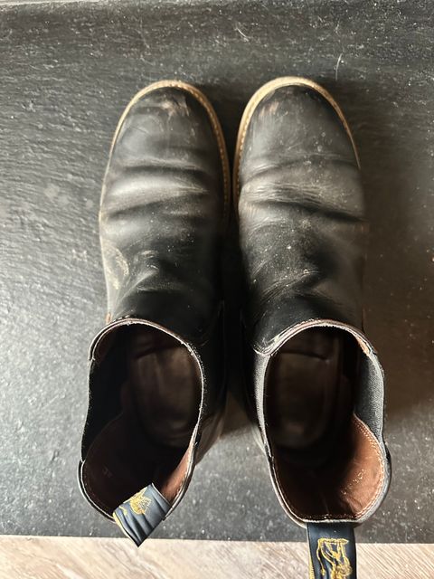 Photo by GeneParmPrivateEye on February 5, 2024 of the John Lofgren Chelsea Boots in Horween Black Chromexcel.