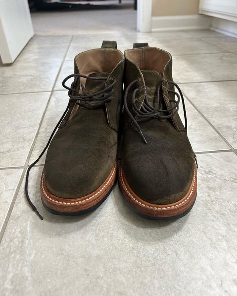 Photo by natjow on January 4, 2023 of the Taylor Stitch Unlisted Model in Olive Suede.