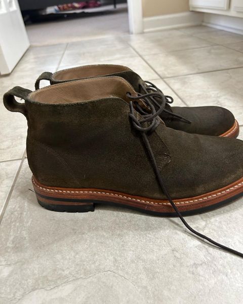 Photo by natjow on January 4, 2023 of the Taylor Stitch Unlisted Model in Olive Suede.