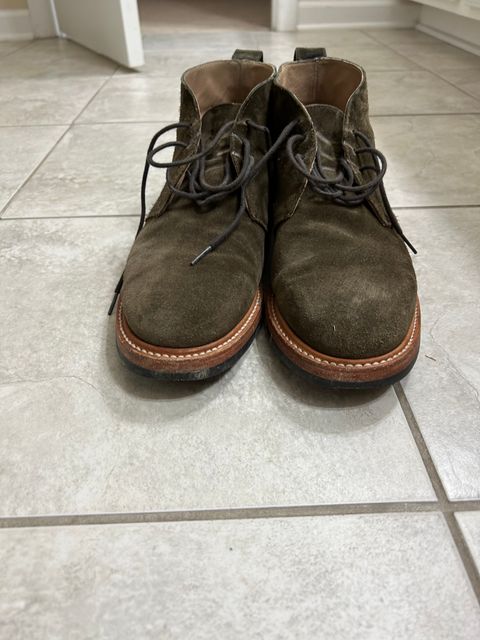 Photo by natjow on February 6, 2023 of the Taylor Stitch Unlisted Model in Olive Suede.