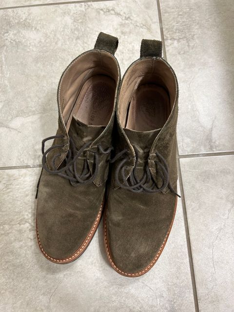 Photo by natjow on February 6, 2023 of the Taylor Stitch Unlisted Model in Olive Suede.