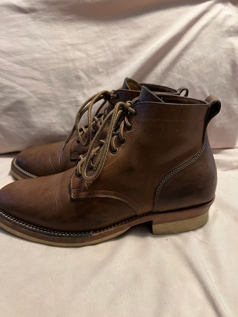 Photo by Rivera on January 5, 2023 of the Monroe Unlisted Model in Horween Natural Chromexcel.