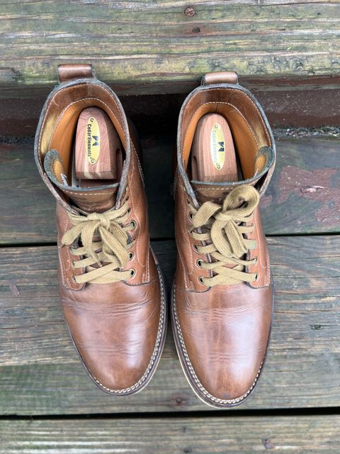 Photo by Rivera on April 5, 2023 of the Monroe Unlisted Model in Horween Natural Chromexcel.