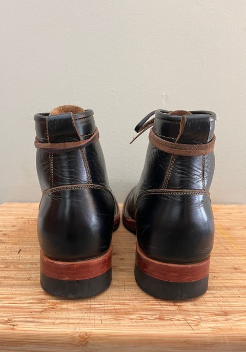 Photo by bootsnpoems on December 3, 2023 of the Jakkrabbits Field Boots in Shinki Black Teacore Horsebutt.
