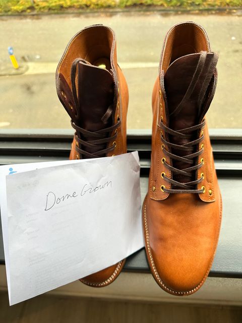 Photo by Darkkp on November 5, 2023 of the Iron Boots x Østmo Type 1 in Maryam Light Brown Washed Horsehide.