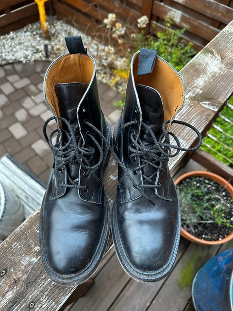 Photo by swampdonkey on March 5, 2024 of the Tricker's Burford Plain Derby Boot in Black Calf.