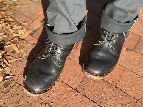 Photo by cows_electronico on February 7, 2025 of the Nicks Free Range in Horween Black Teacore Chromexcel.